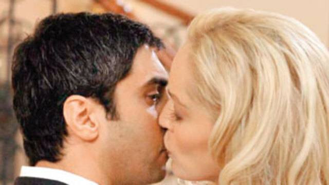 Sharon Stone'den yıllar sonra bomba itiraf. Kurtlar Vadisi’nde Necati Şaşmaz’la sahnesi olay olmuştu. Sette gördükleri şoke etti - Resim: 7